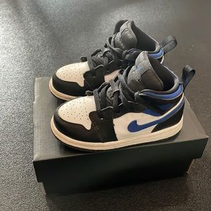 Jordan 1 Mid Racer Blue (640735-140)